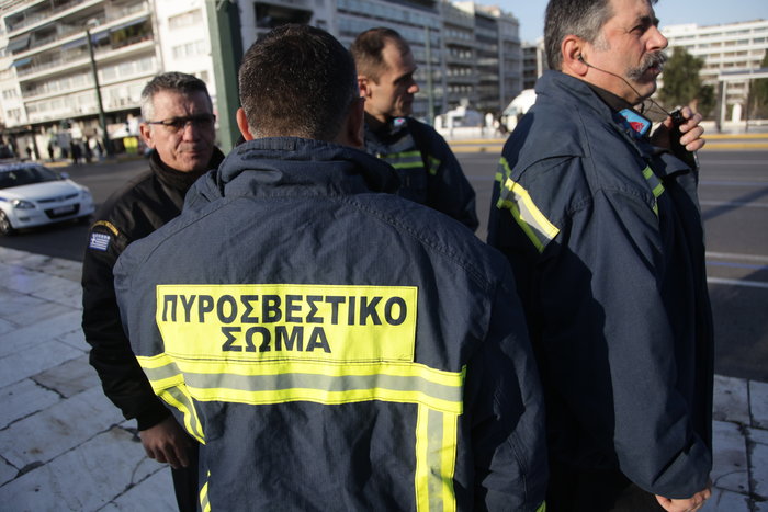 Στο Σύνταγμα οι πυροσβέστες, κατατέθηκε στη Βουλή η τροπολογία - εικόνα 3
