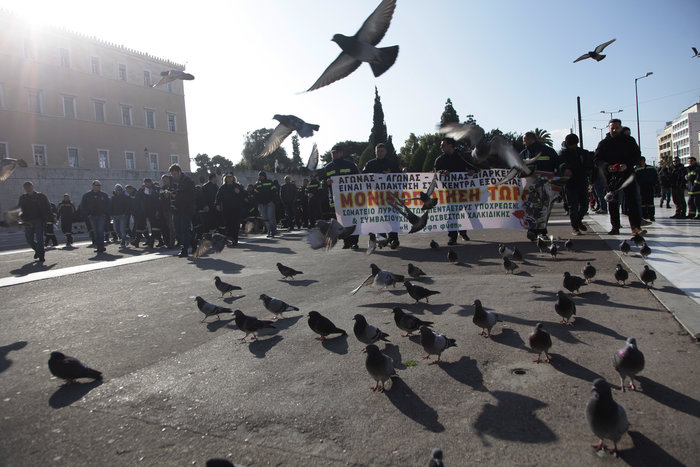 Στο Σύνταγμα οι πυροσβέστες, κατατέθηκε στη Βουλή η τροπολογία - εικόνα 5