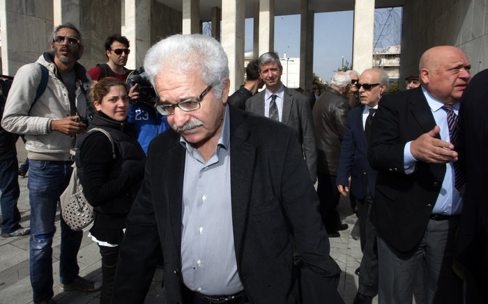 Πλήθος κόσμου στο τελευταίο αντίο στον Νίκο Κούνδουρο - εικόνα 7