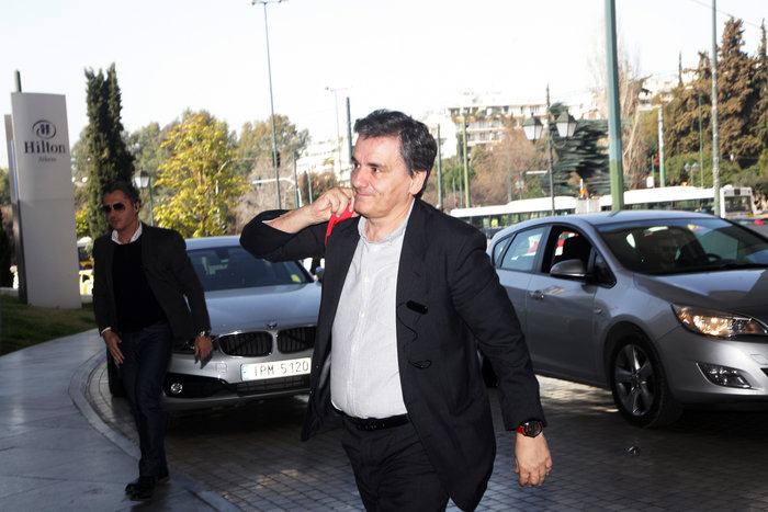 Συνεχίζονται οι συνομιλίες με τους Θεσμούς στο Χίλτον