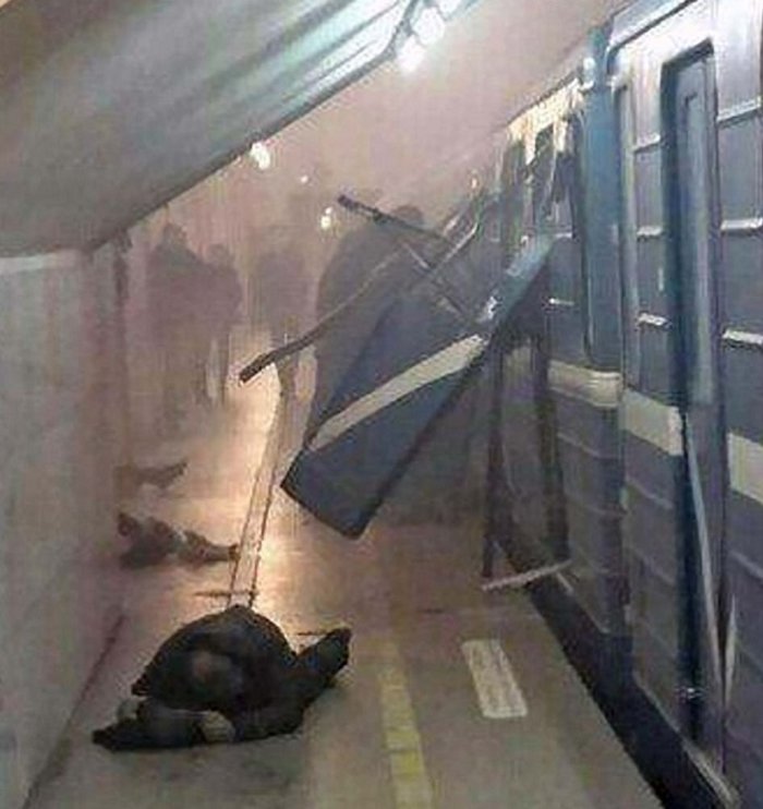 Συγκλονιστικές εικόνες από το βαγόνι στην Αγ. Πετρούπολη - εικόνα 2