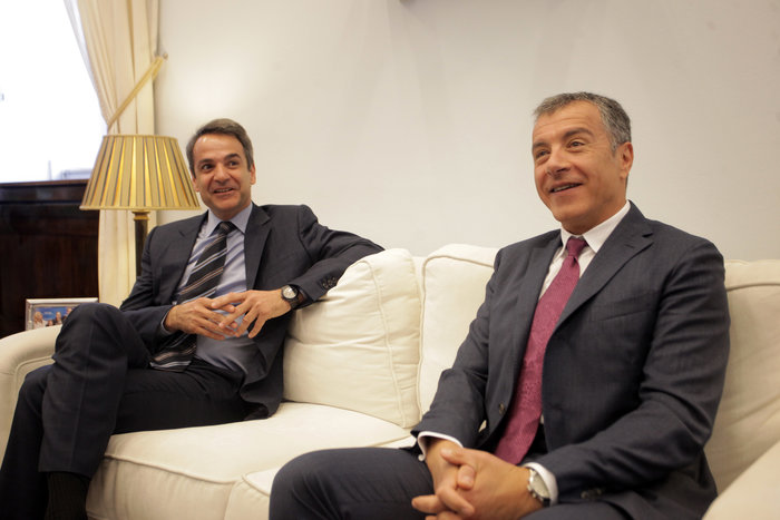 Τι συζήτησαν Μητσοτάκης και Θεοδωράκης στη Βουλή - εικόνα 3