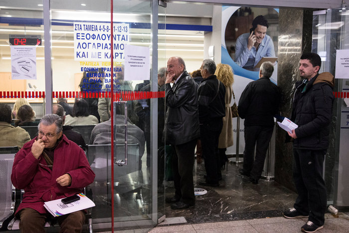 Reuters: Το 40% των Ελλήνων δεν μπορούν να πληρώσουν το ρεύμα - εικόνα 2