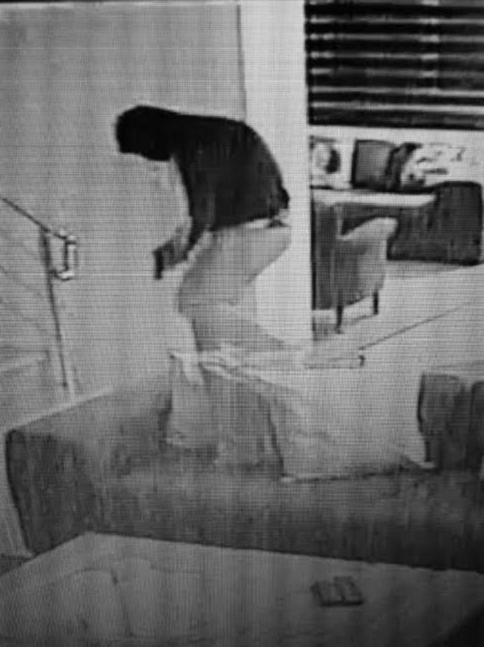 Πρώτο τραπέζι πίστα στο μαγαζί του Βέρτη οι ληστές - [νέες εικόνες]