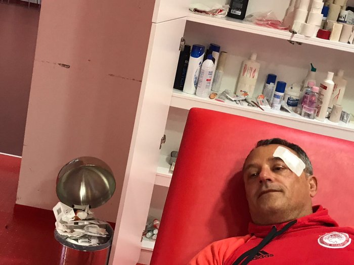 Ξύλο στα αποδυτήρια από τα ΜΑΤ- Τραυματίας ο φροντιστής του Ολυμπιακού