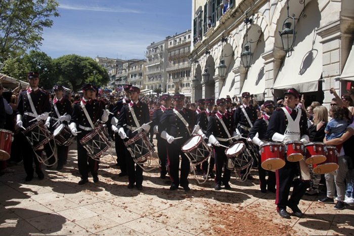 Μεγάλο Σάββατο στην Κέρκυρα: Η πρώτη Ανάσταση στις 11 το πρωί - εικόνα 4