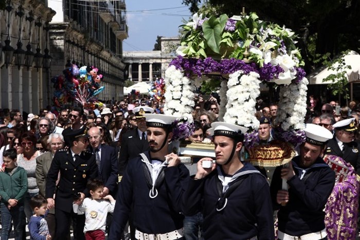 Μεγάλο Σάββατο στην Κέρκυρα: Η πρώτη Ανάσταση στις 11 το πρωί - εικόνα 2