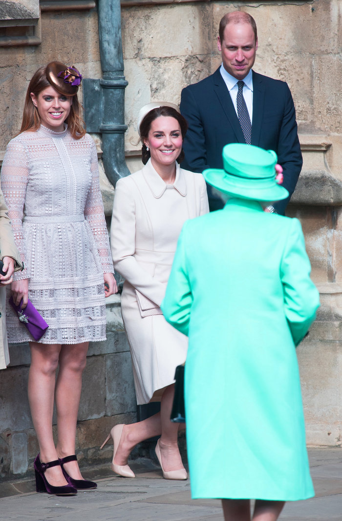 Η εκθαμβωτική Κέιτ Μίντλετον με κρεμ παλτό στην εκκλησία - εικόνα 3