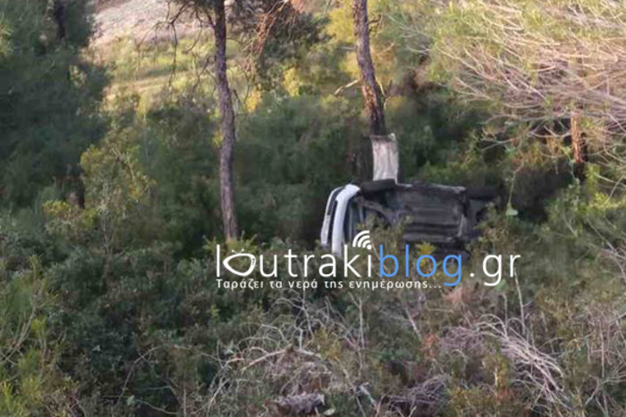Αυτοκίνητο έπεσε σε γκρεμό κοντά στο Λουτράκι - Τρεις τραυματίες - εικόνα 2