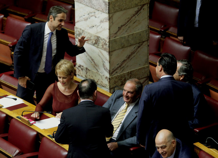 Το παιχνιδάκι του Καραμανλή με την Παπακώστα μέσω Αντώναρου - εικόνα 6