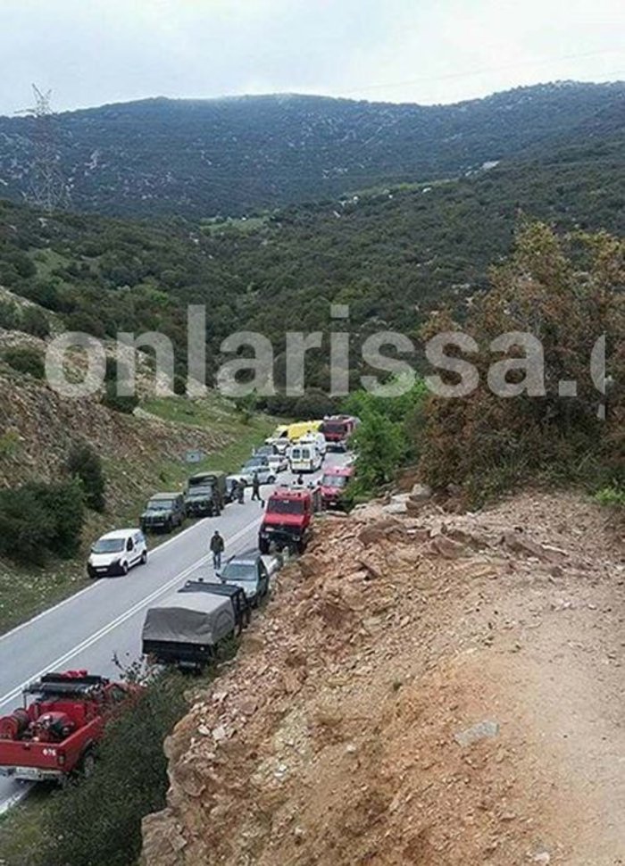 Οι πρώτες φωτογραφίες από το σημείο της πτώσης του ελικοπτέρου - εικόνα 7
