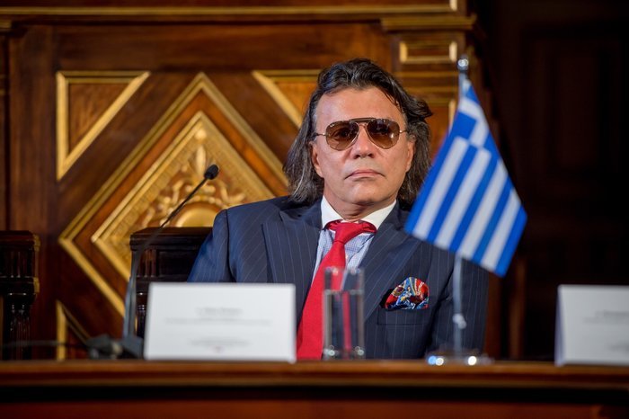 Ο διεθνής Μαραθώνιος του Ψινάκη: Βελιγράδι- Μαραθώνας και στο βάθος Κίνα