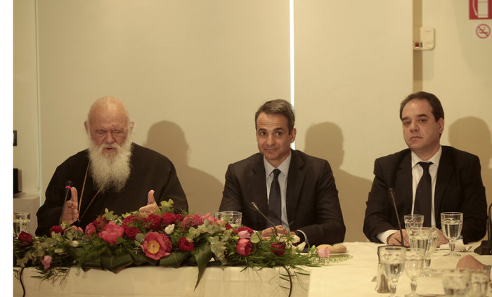 Μπροστά στον Ιερώνυμο ο Κυριάκος «κάρφωσε» άγρια τον Τσίπρα - εικόνα 2