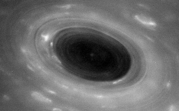 To Cassini έστειλε εικόνες από τους δακτυλίους του Κρόνου