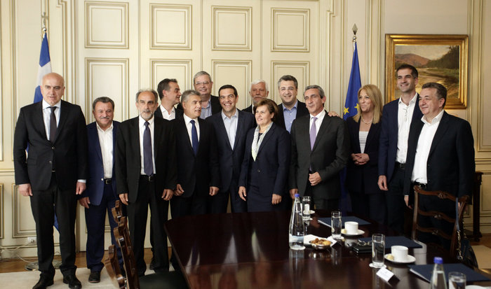 Τι είπε ο Τσίπρας στους περιφερειάρχες για την κατανομή πόρων