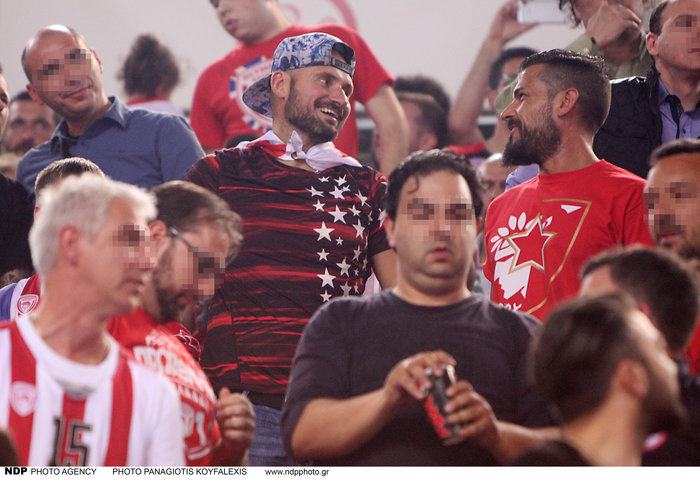 Πρόεδροι, survivorαστεράκια και ο...θεός στις κερκίδες του ΣΕΦ - εικόνα 8