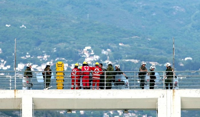 Με μαχαίρια λοστούς και ζώνες! Ένας τελικός ντροπής και βίας - εικόνα 39