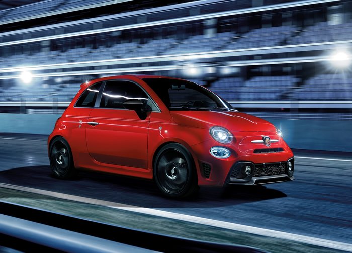 Abarth 595 Pista: Ολα τα μωρά στην πίστα με εκκίνηση τις 21.000€