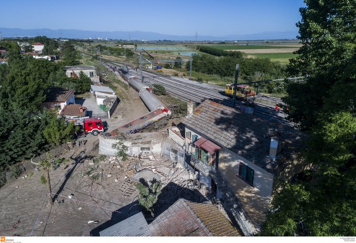 Τα σενάρια για την τραγωδία με τον εκτροχιασμό του τρένου - εικόνα 3