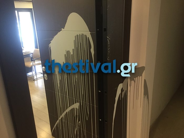 Στόχος αντιεξουσιαστών βουλευτής της ΝΔ στη Θεσσαλονίκη - εικόνα 2