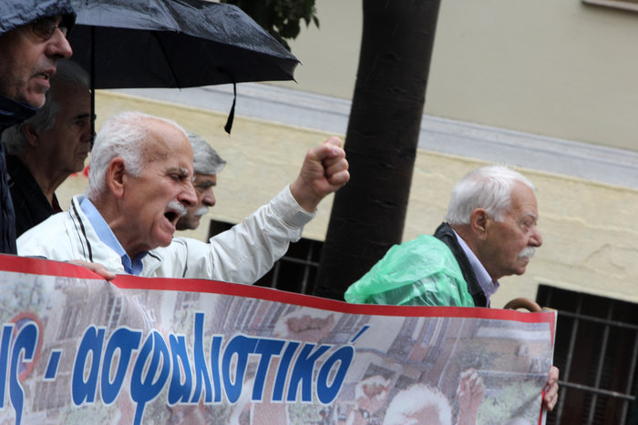 Μετωπική στη Βουλή για τα νέα μέτρα, Survivor στην κοινωνία