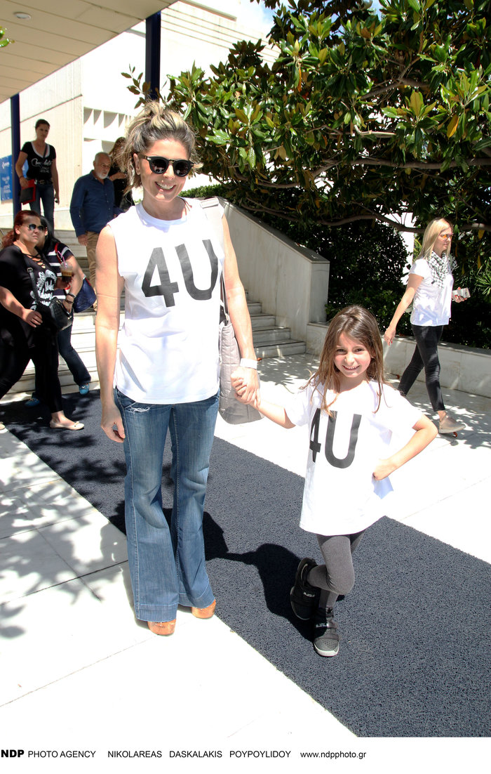 Η λεχώνα Κατερίνα Λάσπα βγήκε από το μαιευτήριο με τζιν και ψηλοτάκουνα - εικόνα 5