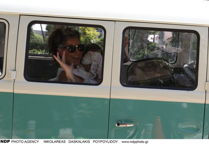 Η λεχώνα Κατερίνα Λάσπα βγήκε από το μαιευτήριο με τζιν και ψηλοτάκουνα - εικόνα 10