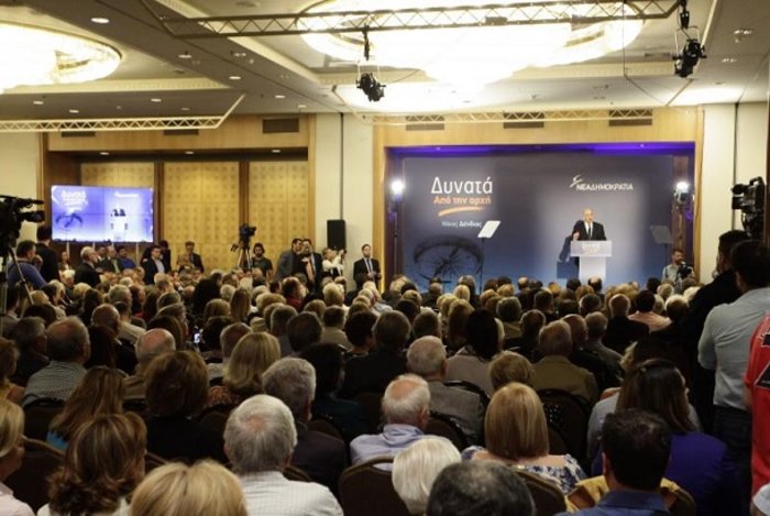 Η εμφάνιση Δένδια που προκάλεσε απορίες και ερωτήματα