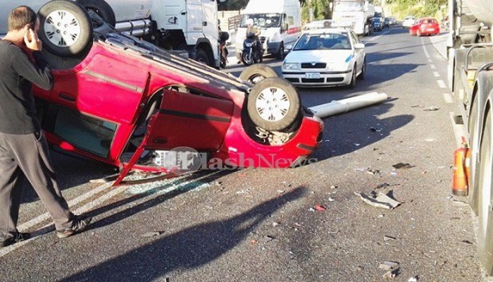 Συγκρούστηκε με βυτιοφόρο και βγήκε με...  γρατζουνιές [Εικόνες]