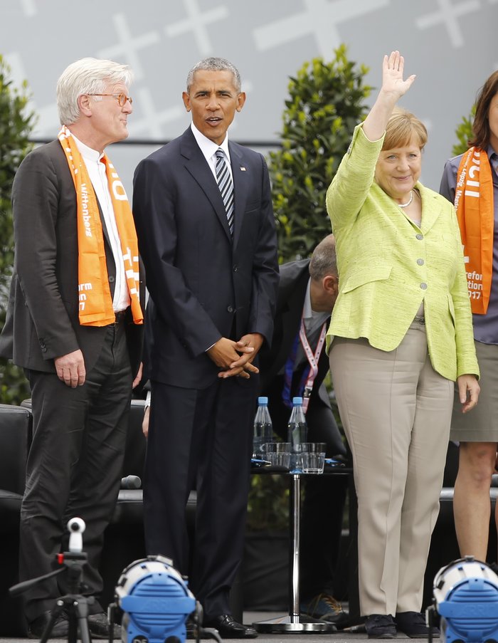 Η «επιστροφή» του Ομπάμα στην  Ευρώπη με εμφάνιση σταρ - εικόνα 3