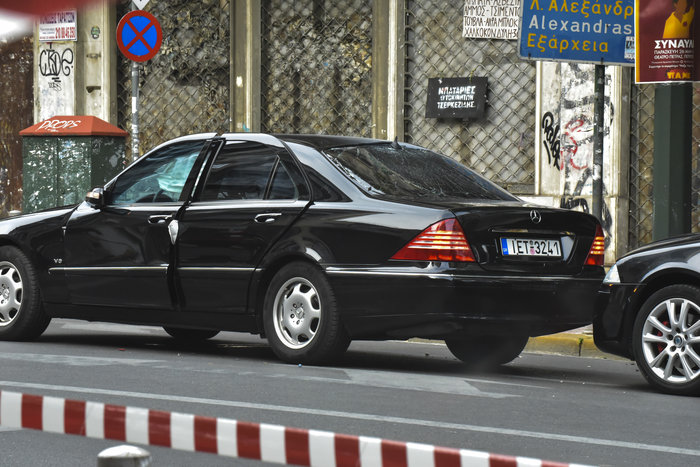Οι πρώτες φωτογραφίες από το σημείο της επίθεσης κατά του Λουκά Παπαδήμου - εικόνα 7