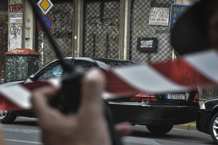 Οι πρώτες φωτογραφίες από το σημείο της επίθεσης κατά του Λουκά Παπαδήμου - εικόνα 8