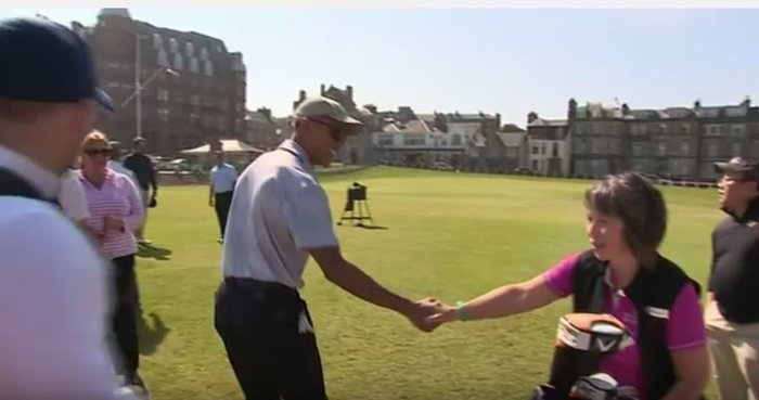 Ο Μπαράκ Ομπάμα παίζει γκολφ και οι φαν παραληρούν [Βίντεο]