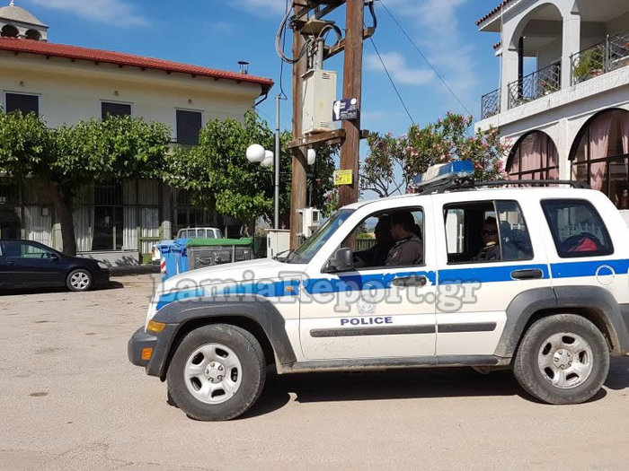 Λαμία: Μαχαίρωσε τη γειτόνισσα και μετά πήγε για φραπέ στο καφενείο - εικόνα 2