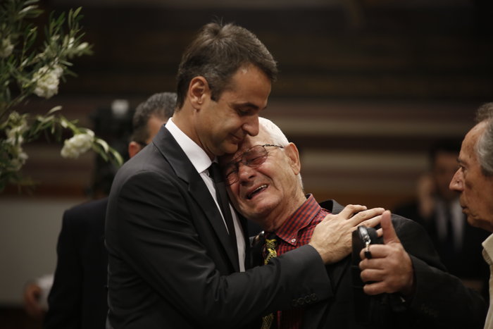 Σε κλίμα συγκίνησης το «τελευταίο αντίο» στον Κ. Μητσοτάκη - εικόνα 26