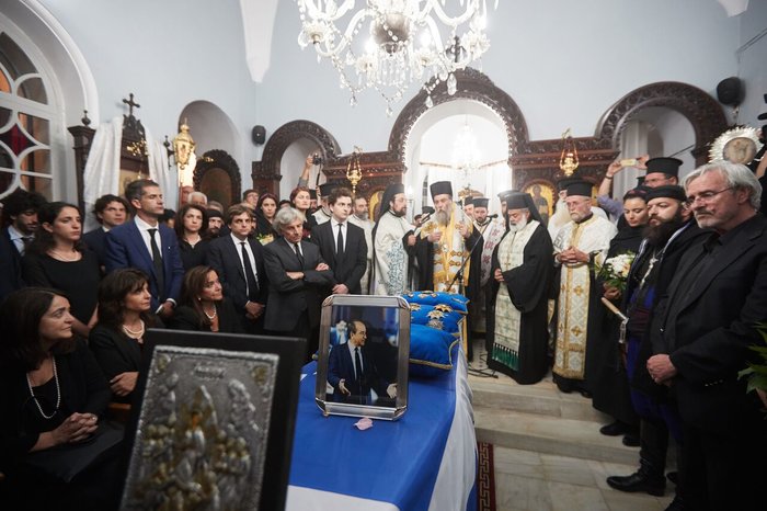 Με ριζίτικα και μπαλωθιές το αντίο στον Κωνσταντίνο Μητσοτάκη - εικόνα 29