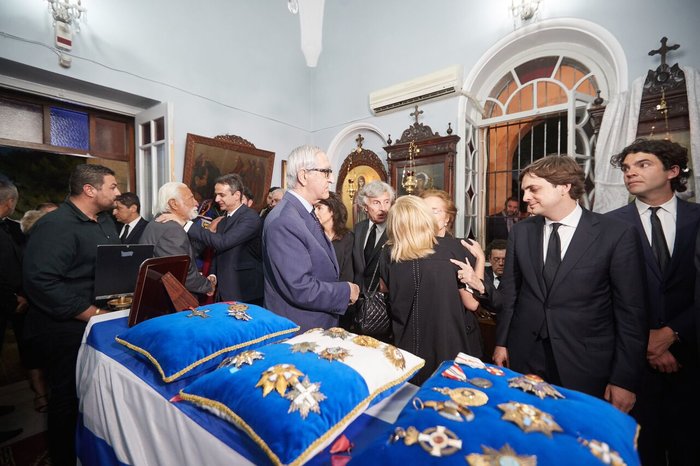 Με ριζίτικα και μπαλωθιές το αντίο στον Κωνσταντίνο Μητσοτάκη - εικόνα 30