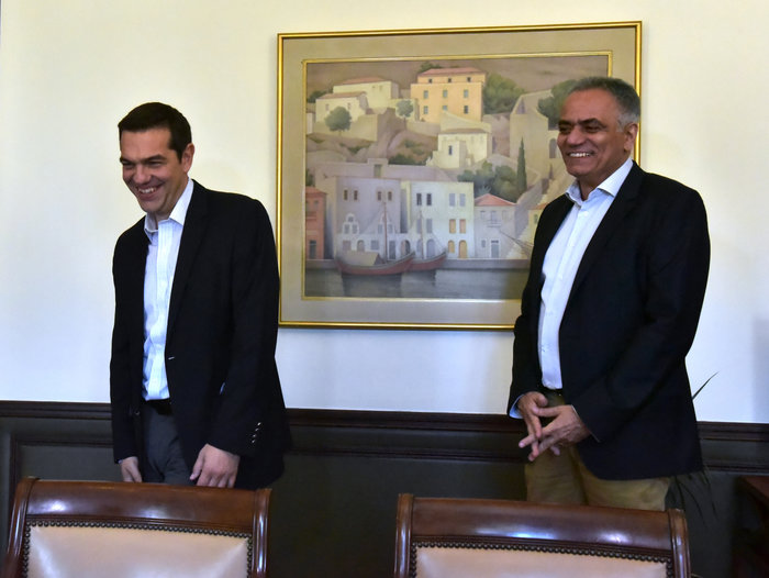 Στο υπουργείο Εσωτερικών βρίσκεται ο Αλέξης Τσίπρας [live] - εικόνα 3