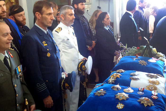 Με ριζίτικα και μπαλωθιές το αντίο στον Κωνσταντίνο Μητσοτάκη - εικόνα 6