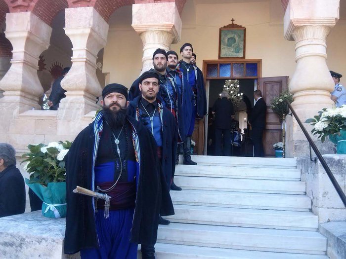 Με ριζίτικα και μπαλωθιές το αντίο στον Κωνσταντίνο Μητσοτάκη - εικόνα 13