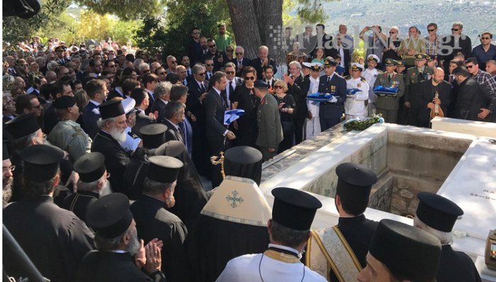 Με ριζίτικα και μπαλωθιές το αντίο στον Κωνσταντίνο Μητσοτάκη - εικόνα 5