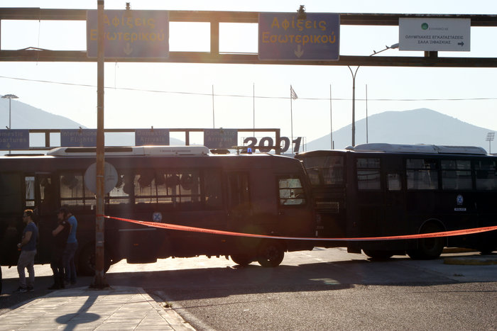 Σε εξέλιξη αστυνομική επιχείρηση εκκένωσης του Ελληνικού - εικόνα 3