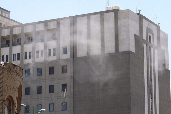 Το χρονικό της επίθεσης στο κοινοβούλιο της Τεχεράνης σε φωτογραφίες - εικόνα 3