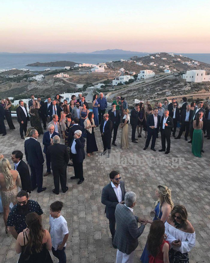 Οι πρώτες εικόνες από το γλέντι του γάμου της Δούκισσας με τον Δ. Θεοδωρίδη - εικόνα 3