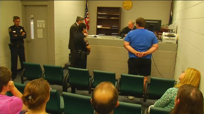 Διάσωση γυναίκας που κρατούσε αιχμάλωτη serial killer- Συγκλονιστικό βίντεο - εικόνα 3