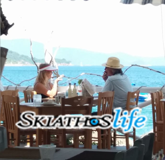 Ερωτευμένοι στη Σκιάθο η 71χρονη Γκόλντι Χον και ο 66χρονος Κερτ Ράσελ