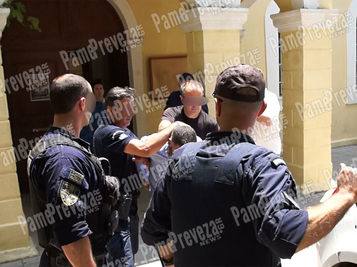 Προφυλακίστηκε ο 34χρονος που χτύπησε με σκεπάρνι τη γυναίκα του - εικόνα 2