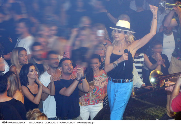 Το νέο look της Αννας Βίσση και η αδυναμία της στα lingerie top [Εικόνες] - εικόνα 6