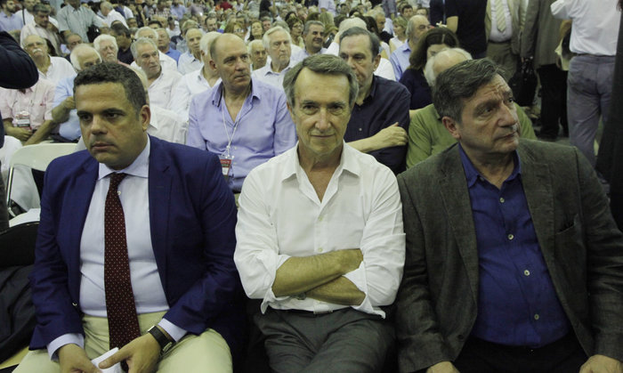 Καρέ-καρέ το Συνέδριο της Δημοκρατικής Συμπαράταξης-Ποιοι πήγαν στην έναρξη - εικόνα 9