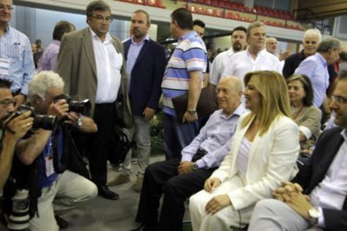 Καρέ-καρέ το Συνέδριο της Δημοκρατικής Συμπαράταξης-Ποιοι πήγαν στην έναρξη - εικόνα 16